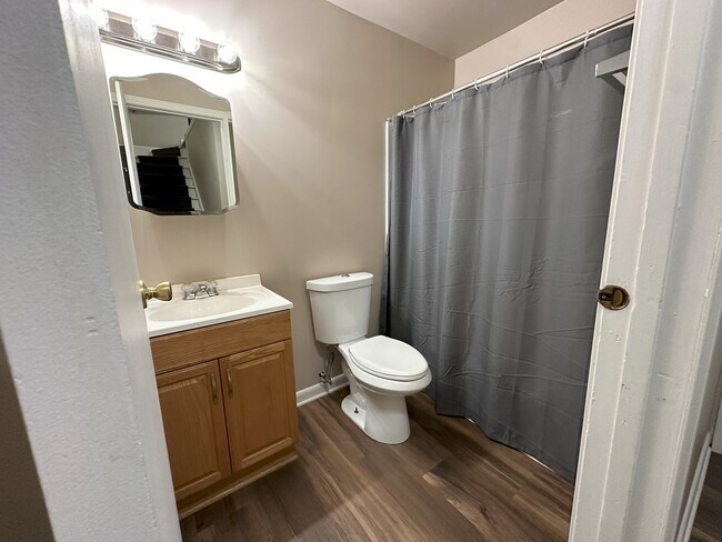 Building Photo - 276 Sioux Dr