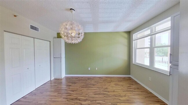 Building Photo - 6495 Shoreline Dr