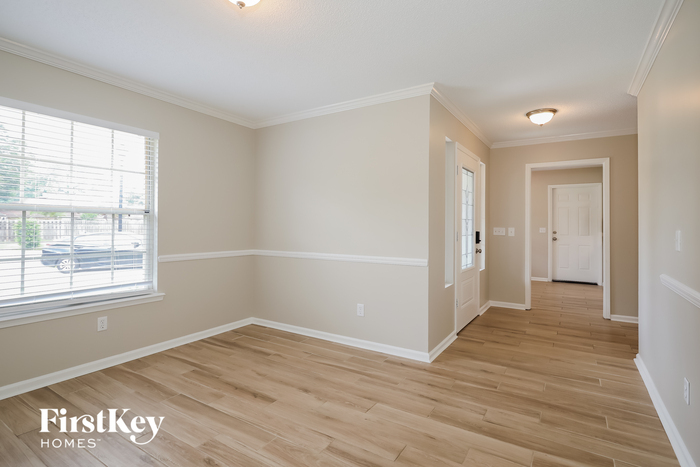 Building Photo - 10677 Talon Ct