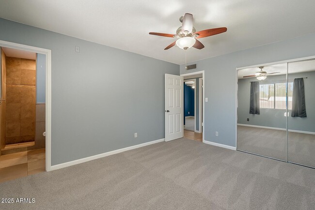 Building Photo - 3236 S Kenwood Ln