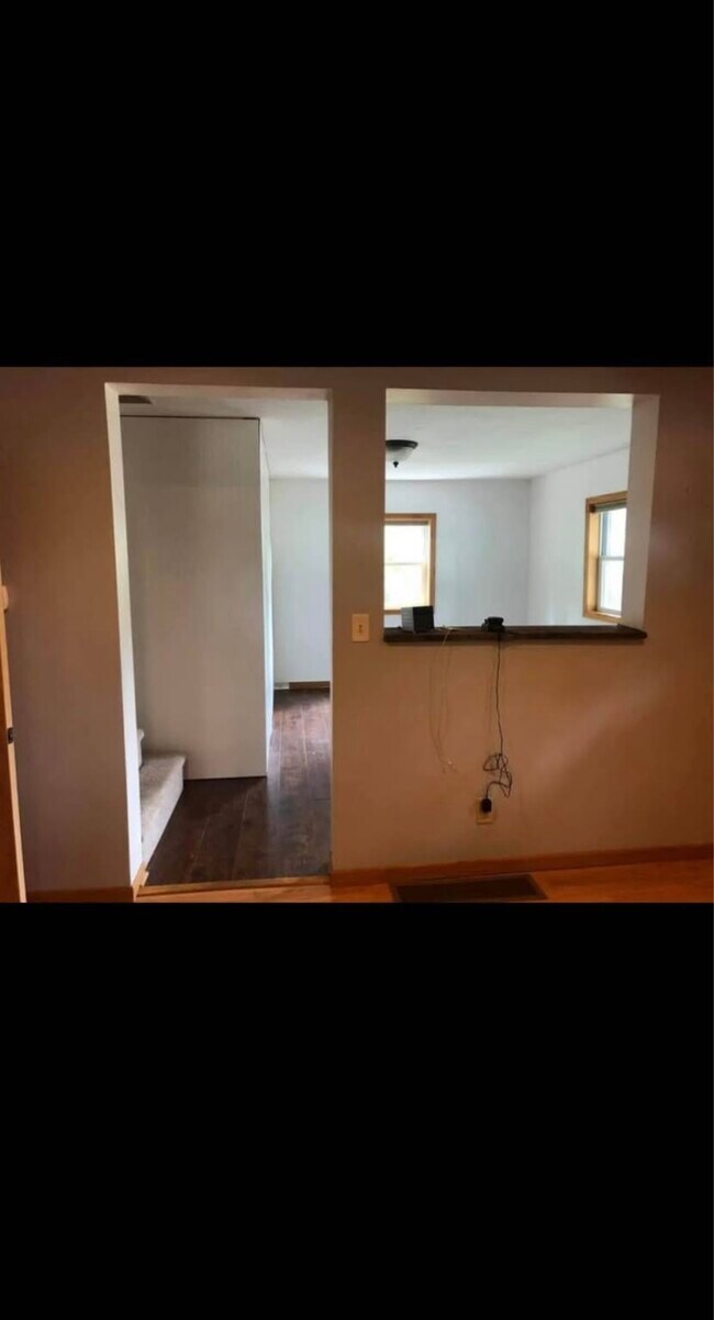 Building Photo - 608 N West St