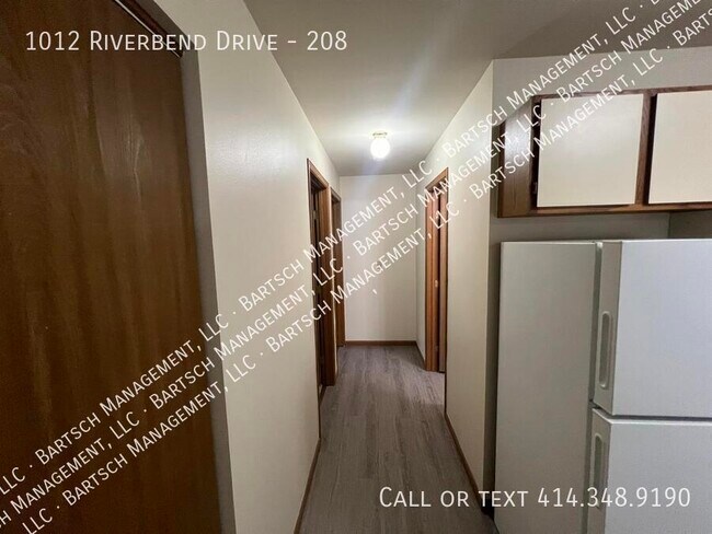 Building Photo - 1012 Riverbend Dr