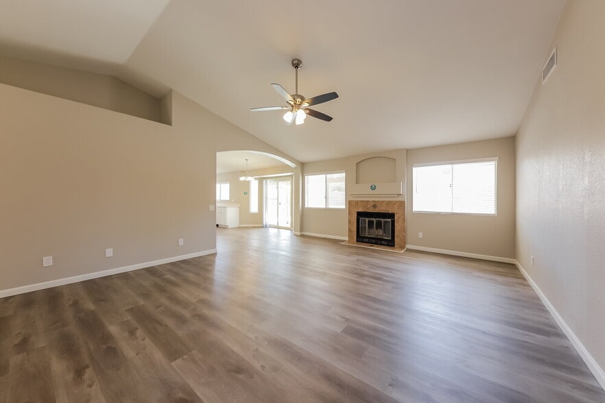 Building Photo - 4337 W Avenida Del Sol
