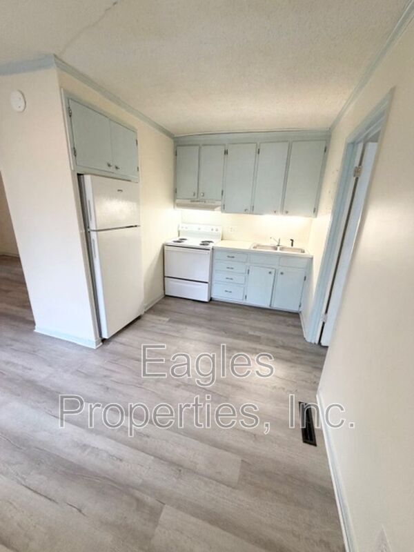 Building Photo - 2803 Warrick Cir