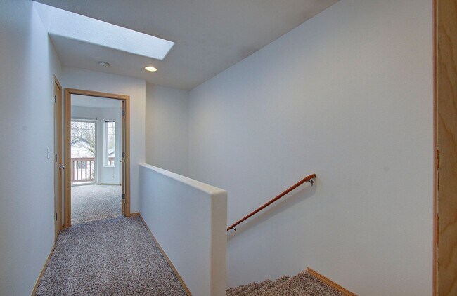 Building Photo - Beautiful 3 Bd 3 Ba Home in Bagley Downs Neighborhood