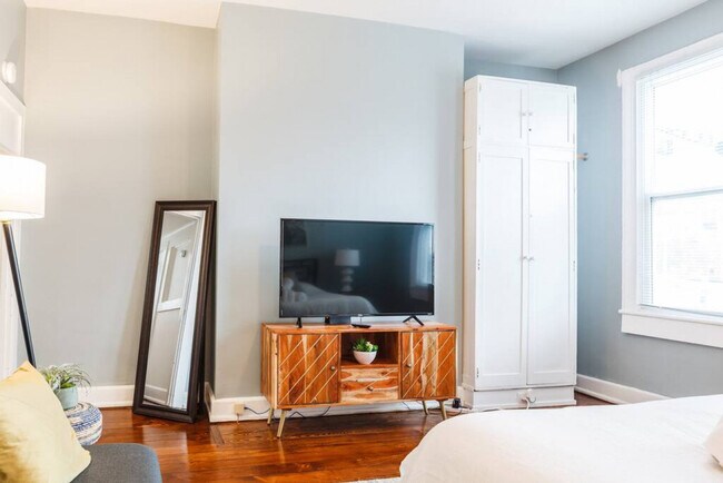 Building Photo - 11 Catlin Alley