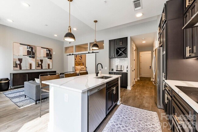 Building Photo - 500 W Trade St