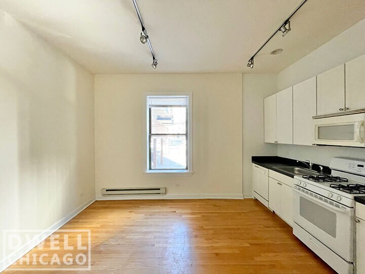 Building Photo - 4750 N Sheridan Rd