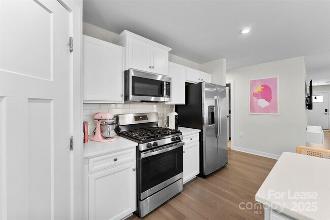 Building Photo - 2217 GoldWood Dr