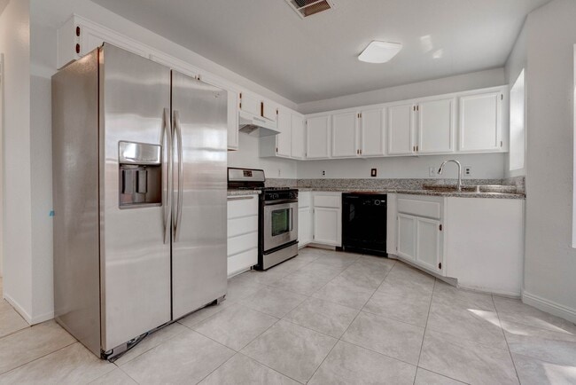 Building Photo - 5519 Myron Cir