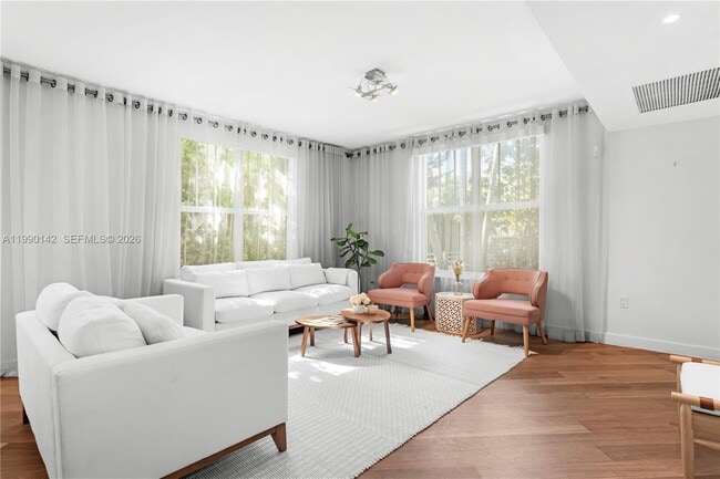 Building Photo - 927 Euclid Ave