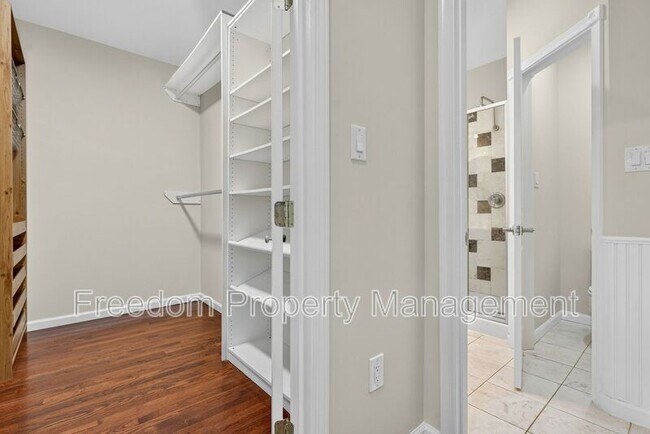 Building Photo - 8513 Thomas Dr