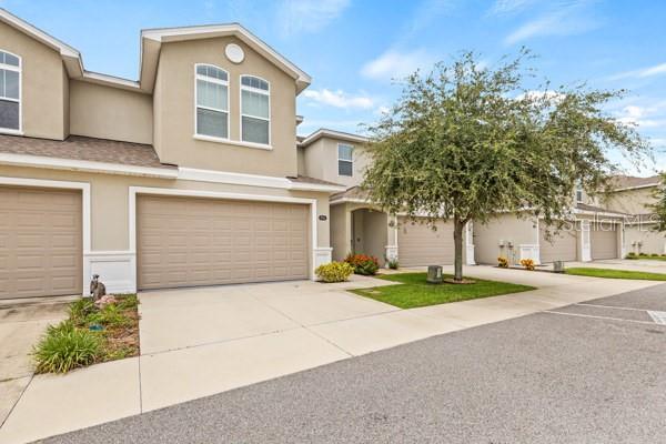 Building Photo - 1950 Lake Ridge Blvd