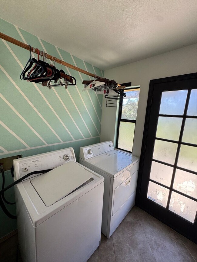 Building Photo - 3-Bedroom Home on Spacious Property in a Great Nipomo Location