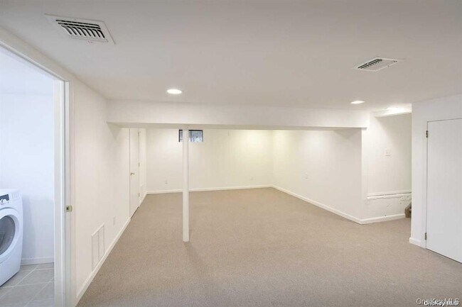 Building Photo - 6 Patricia St