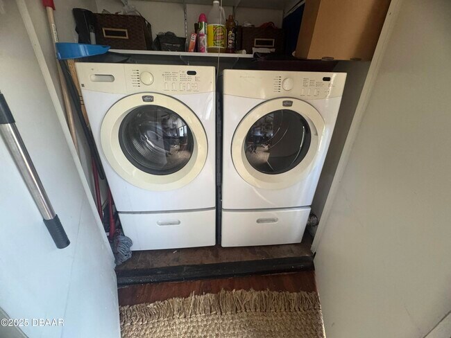 Building Photo - 155 White Fawn Dr