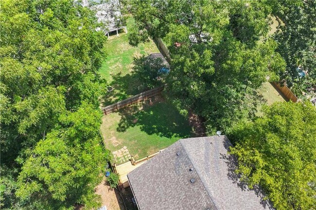 Building Photo - 1578 Lincoln Ave SE