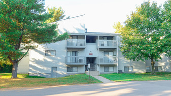 Exterior - Country Meadow Apartments