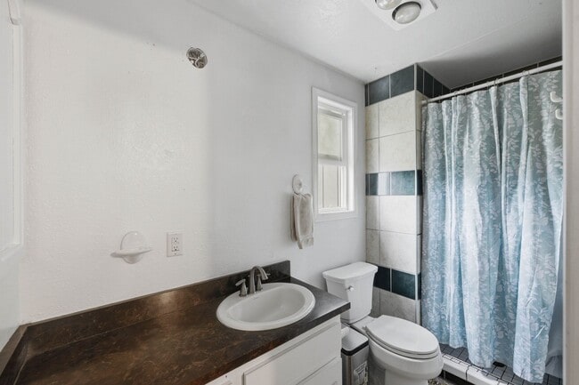 Building Photo - 510 S Cammann St