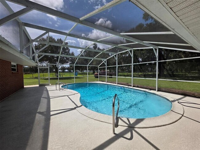 Building Photo - 25601 Laylaine Dr