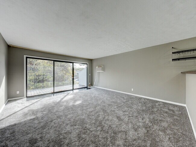 Building Photo - 105 Florence Rd