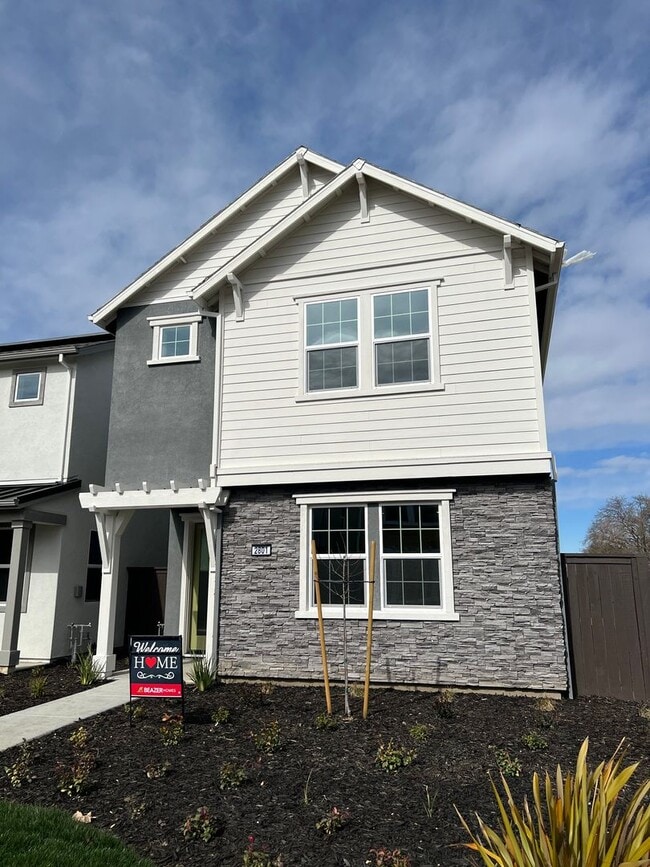 Building Photo - Single Family Natomas