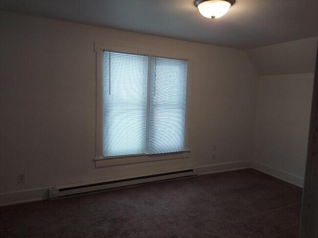 Building Photo - 4857 N Coloma Rd