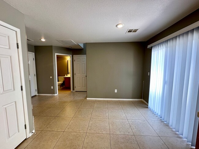 Building Photo - 9362 Boulder Opal Ave