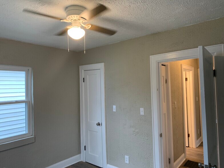 Building Photo - 4815 Ohio St