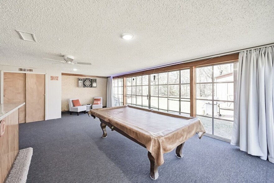 Building Photo - 1712 Meadowlane Terrace