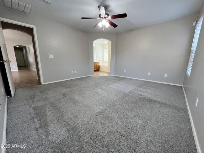Building Photo - 3119 W Silver Creek Dr