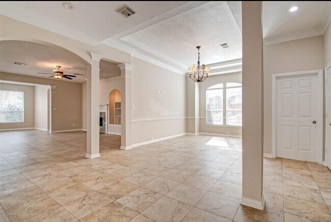 Building Photo - 75 Tapestry Forest Pl