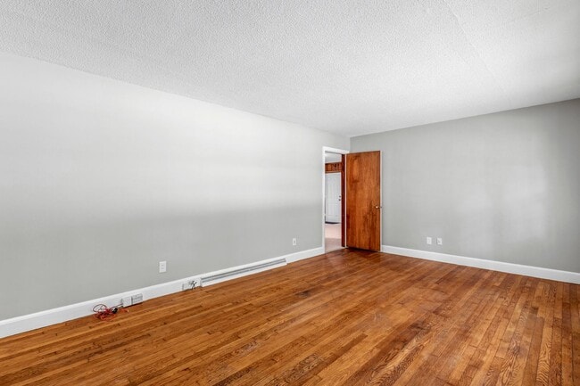 Building Photo - 2701 Fairfax Rd