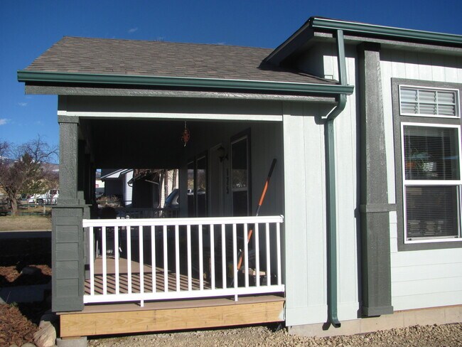 Building Photo - 125 E Menefee St