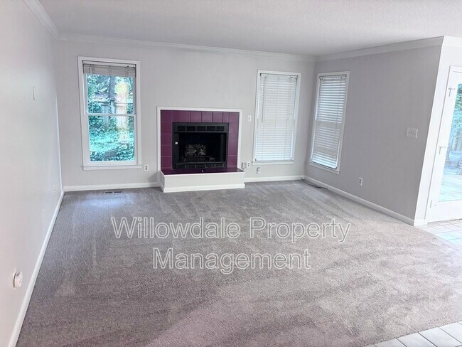 Building Photo - 314 King George Loop