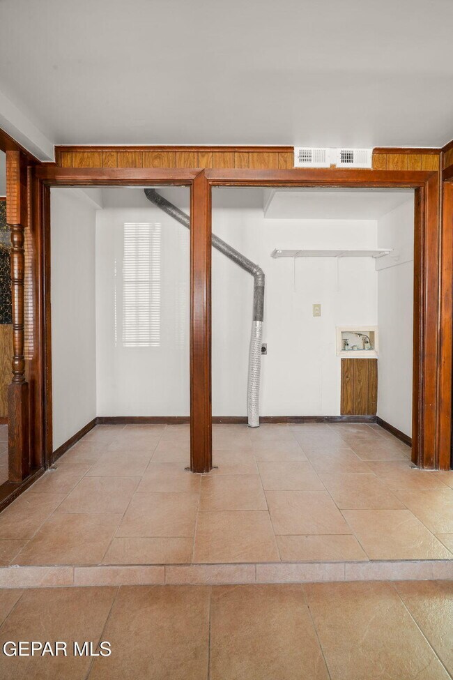 Building Photo - 5313 Bastille Ave