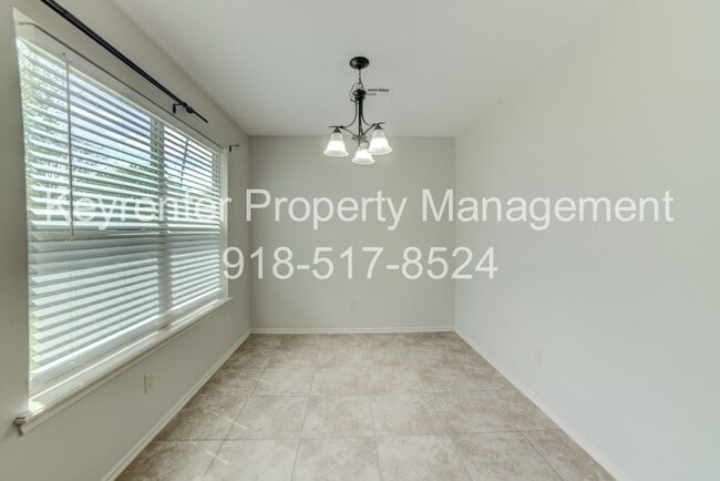 Building Photo - 3 Bed | Bath in Broken Arrow!