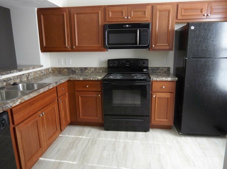 Building Photo - 4190 Otter Creek Dr