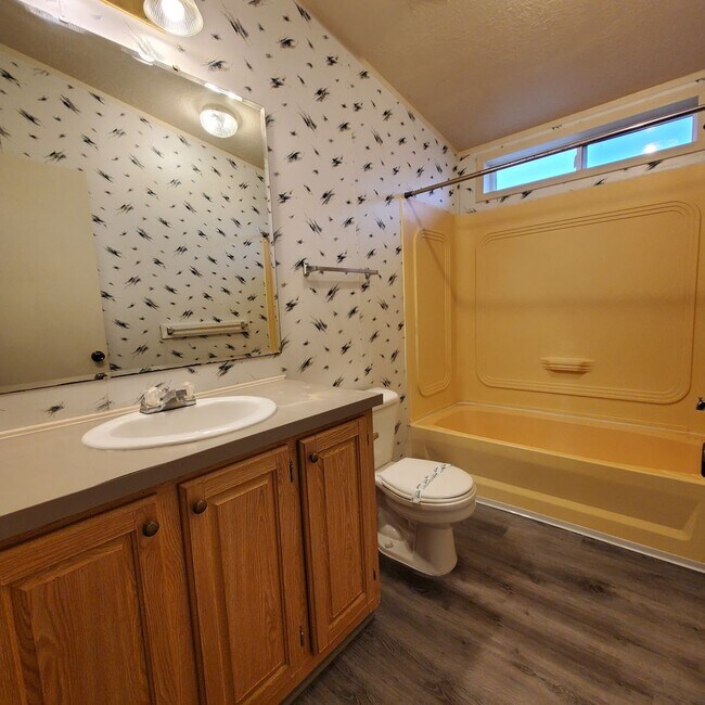 Building Photo - 31811 Begonia Ln