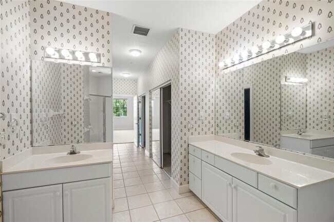 Building Photo - 3954 Hamilton Club Cir