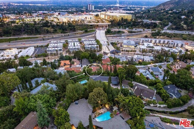 Building Photo - 3425 Oak Glen Dr