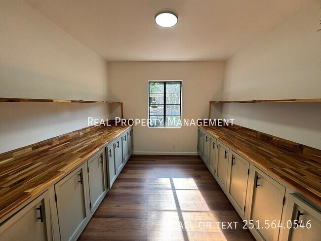 Building Photo - 265 Thrift St