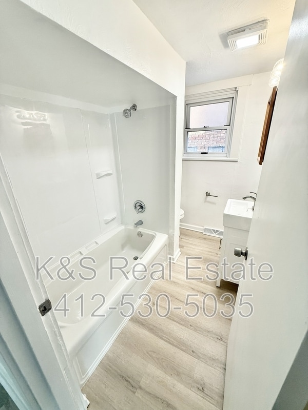 Building Photo - 2413 Milburn St