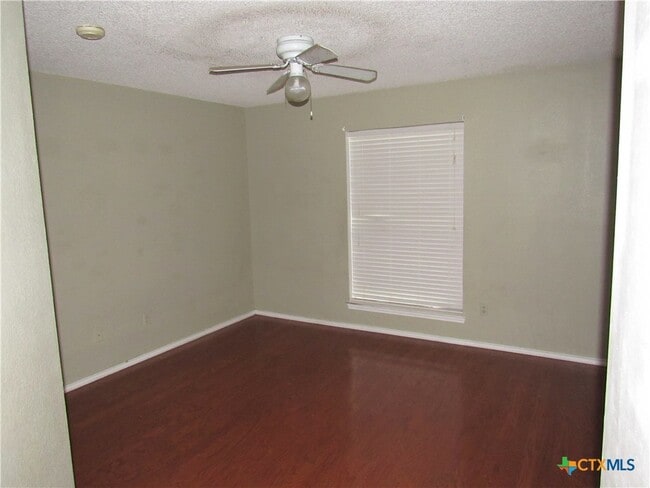 Building Photo - 4802 Shawn Dr