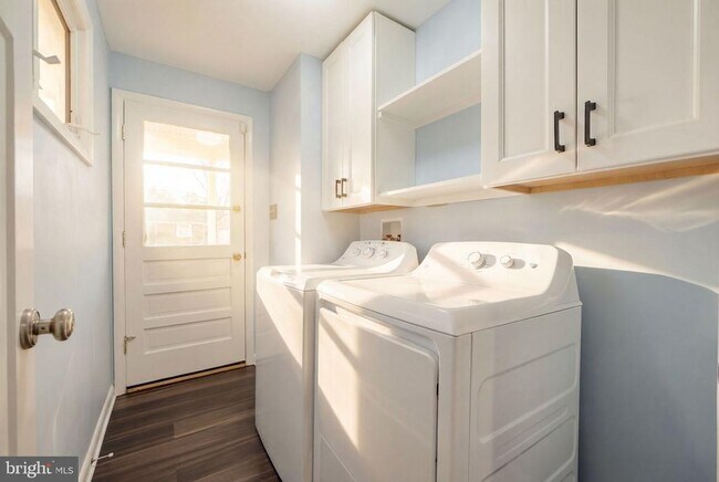 Building Photo - 808 Cottonwood Dr