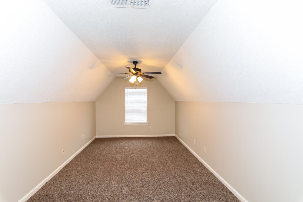 Building Photo - 10333 Cottage Oaks Dr