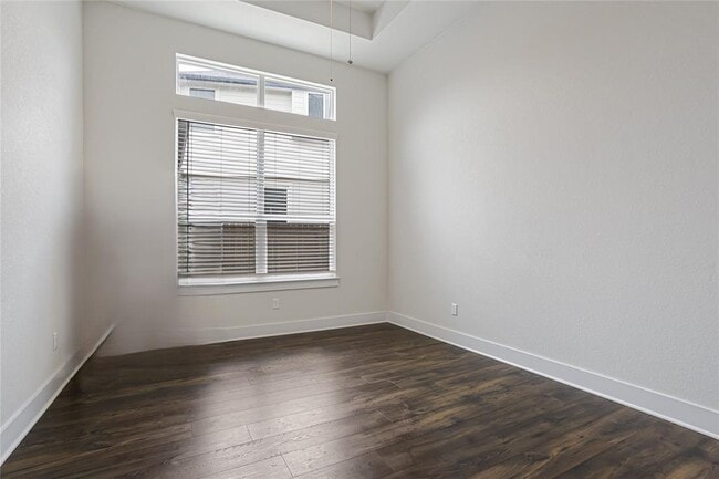 Building Photo - 6721 Empresa Dr