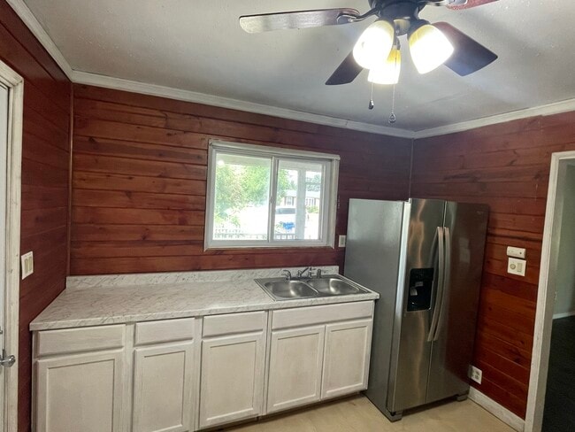 Building Photo - 7625 W William St