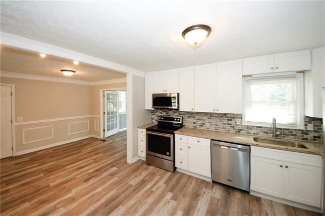Building Photo - 1616 W Kellogg Cir