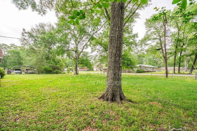 Building Photo - 9196 White Oak Dr